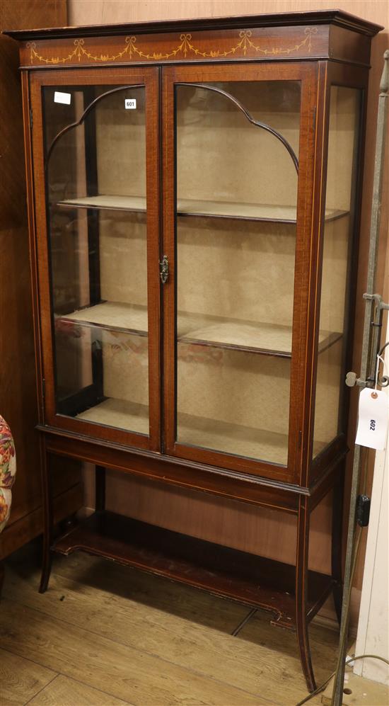 An Edwardian inlaid mahogany display cabinet, W.91cm